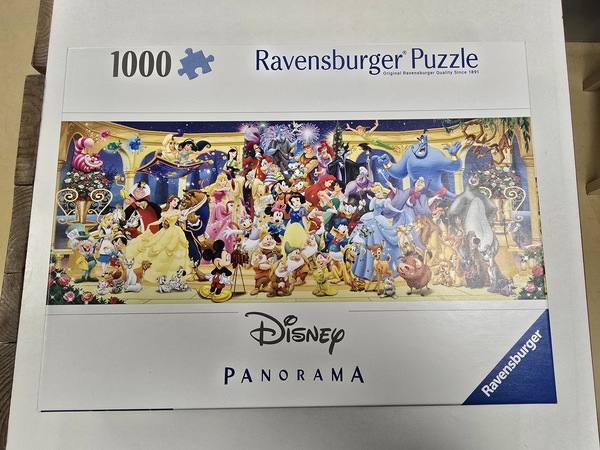 Disney Group Photo Panorama (1000pc) Ravensburger Puzzle